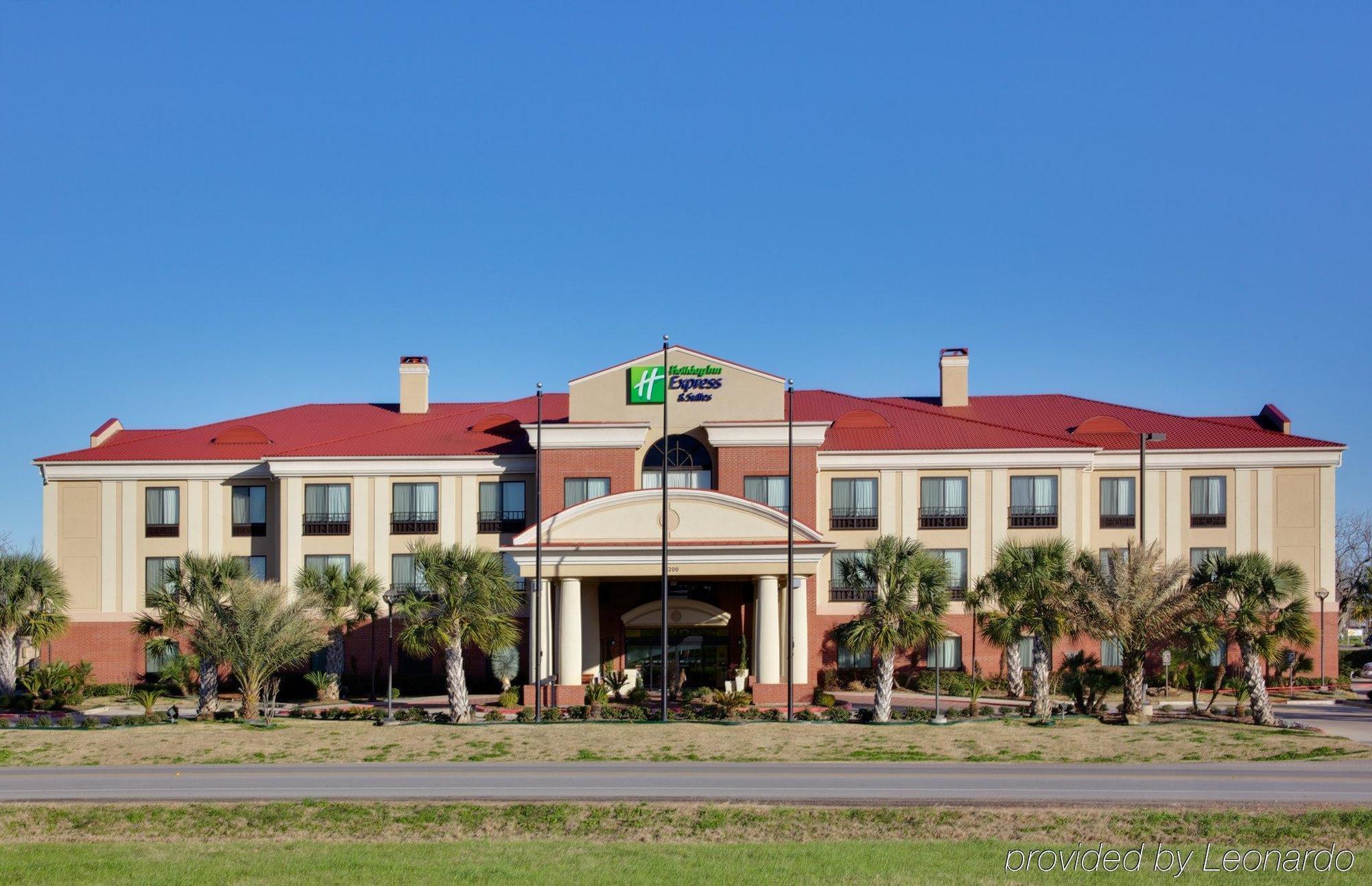 Holiday Inn Express & Suites Wharton By Ihg Екстериор снимка