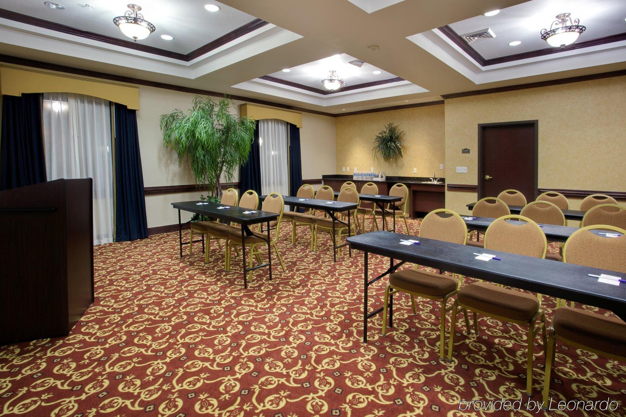 Holiday Inn Express & Suites Wharton By Ihg Съоръжения снимка